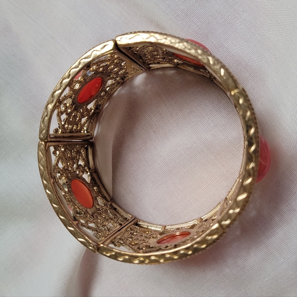 Vintage Gold Tone Filigree Panel Bracelet w Orange Acrylic Cabochons - Picture 4 of 7